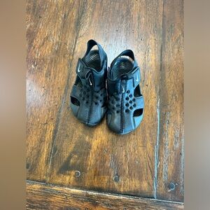 Nike Sunray Protect  Summer Water Sandals size 7